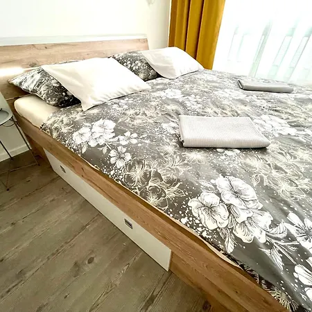 Apartment Fatranska,parking Free ,air Condition