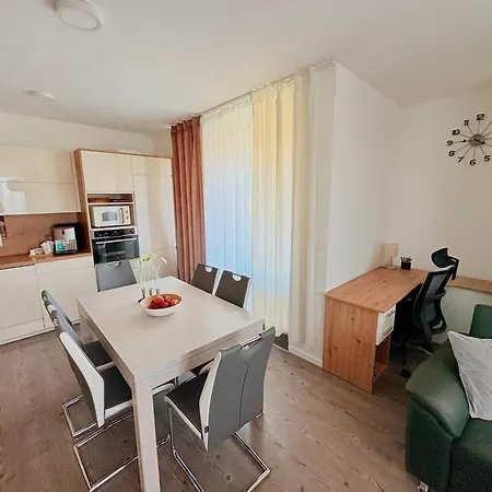 Apartment Fatranska,parking Free ,air Condition