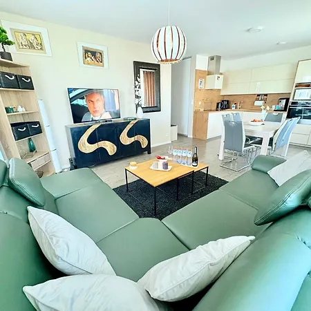 Fatranska,parking Free ,air Condition Apartment Kosice