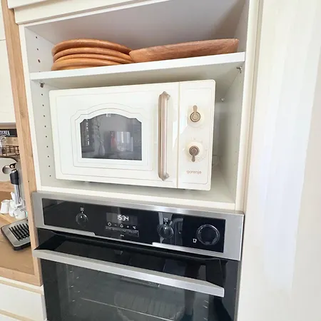 Fatranska,parking Free ,air Condition شقة *