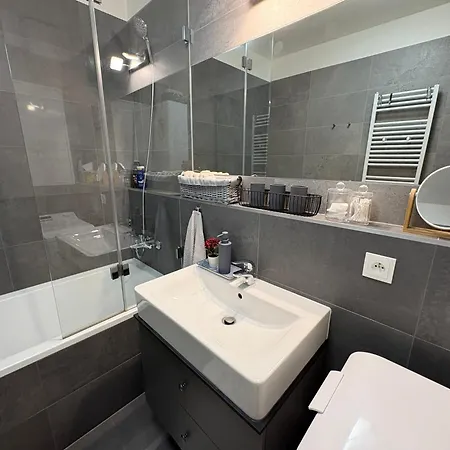 Fatranská,parking Free ,air Condition Apartamento Košice