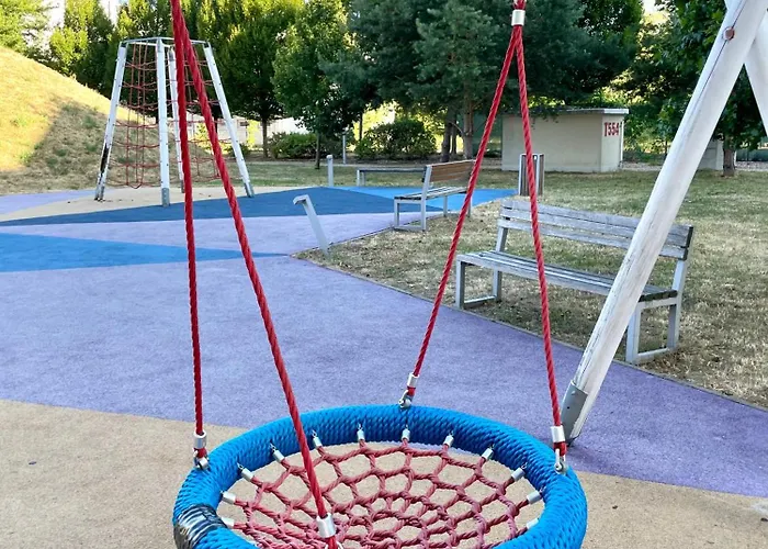 Fatranska,parking Free ,air Condition شقة